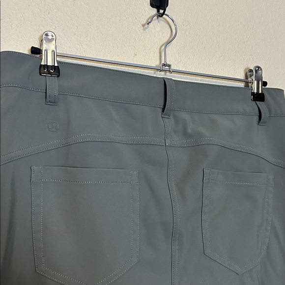 Lululemon City Sleek Slim-Fit 5 Pocket HR Pant Size 32 Grey Sage - Picture 9 of 10